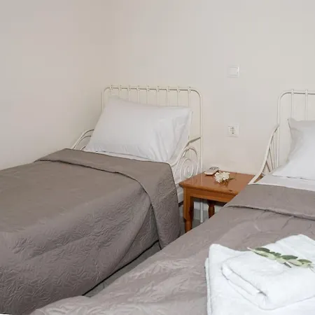 Aurora Retreat In Spilia Leros *