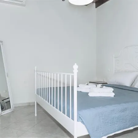 Aurora Retreat In Spilia Leros *