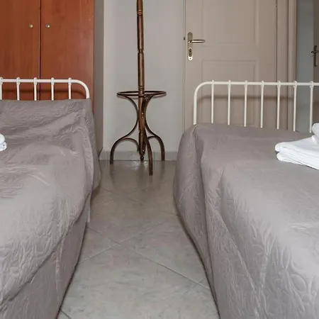 Aurora Retreat In Spilia Leros